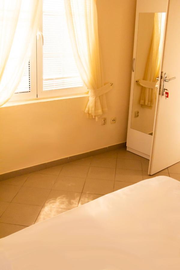 Hostel "Kraljica Snezna " Sutomore Luaran gambar