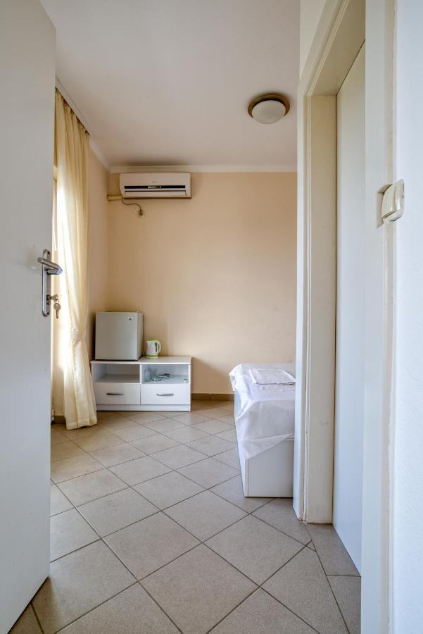 Hostel "Kraljica Snezna " Sutomore Luaran gambar